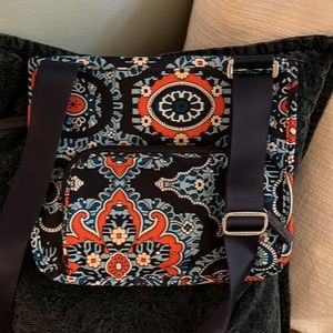 Vera Bradley Lighten Up Crossbody ⭐️⭐️⭐️⭐️⭐️